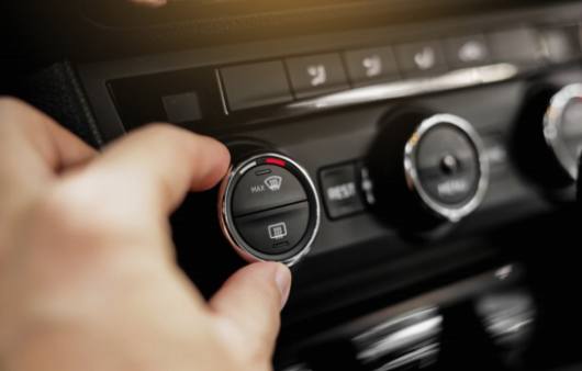 Auto Airco Lekken: Wat je moet weten om koel te blijven op de weg
