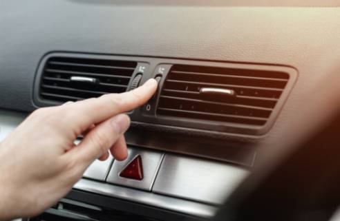 De kosten van het negeren van problemen met de thermostaat van uw auto-airconditioning
