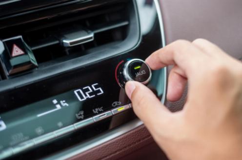 Het Belang van Regelmatig Onderhoud voor de Verdamper van de Airconditioning van uw Auto