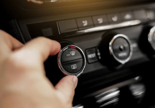 Het belang van regelmatige inspectie en onderhoud van de airconditioningsslangen en leidingen van uw auto